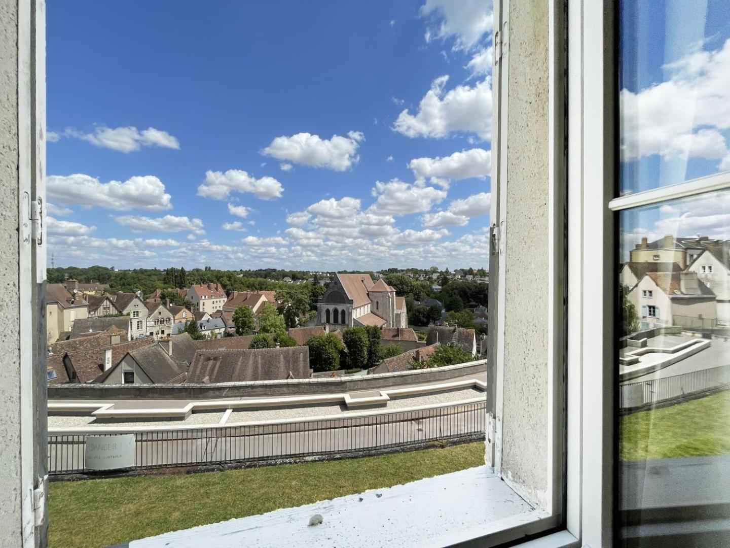 L'Horizon - Entree Independante - Parking Chartres Exterior foto